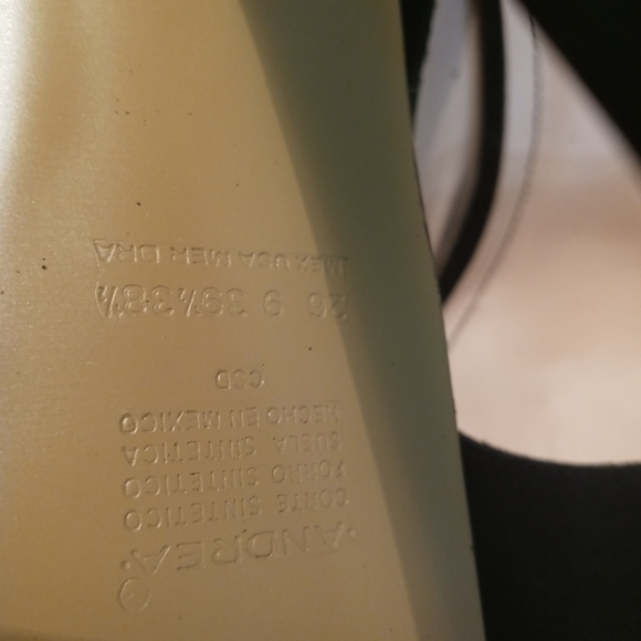 Heels - Picture 4 of 6